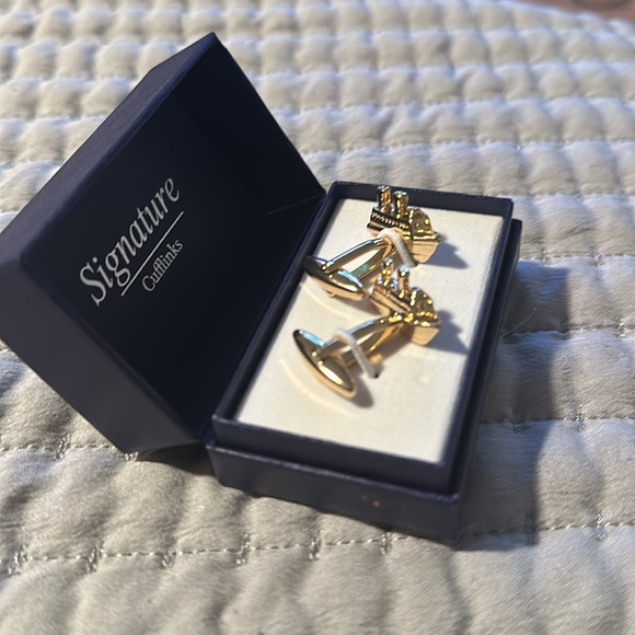 Signature cufflinks - Picture 3 of 3